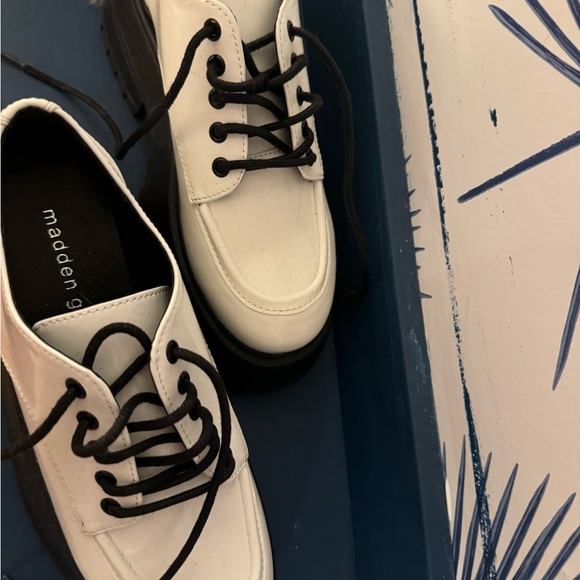 Madden girl platform lace up size 7 - Picture 3 of 3